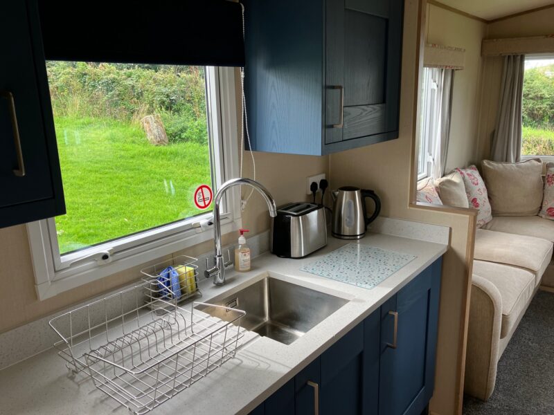 2 Bedroom Caravan Near Porth Beach