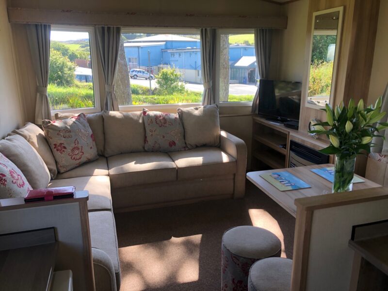 2 Bedroom Caravan Near Porth Beach