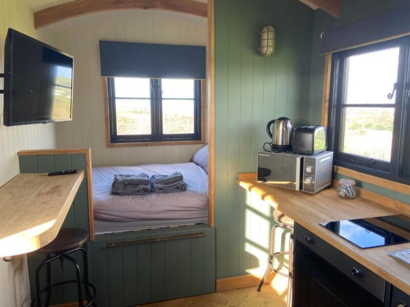 Shepherds Hut - Travellers Rest