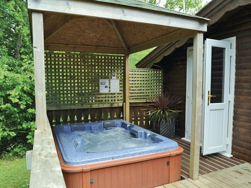 Heronstone Lodges - Kestrel Lodge No. 5 (Hot Tub)