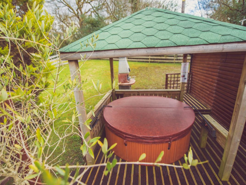 Heronstone Lodges - Red Kite Lodge No. 10 (Hot Tub)